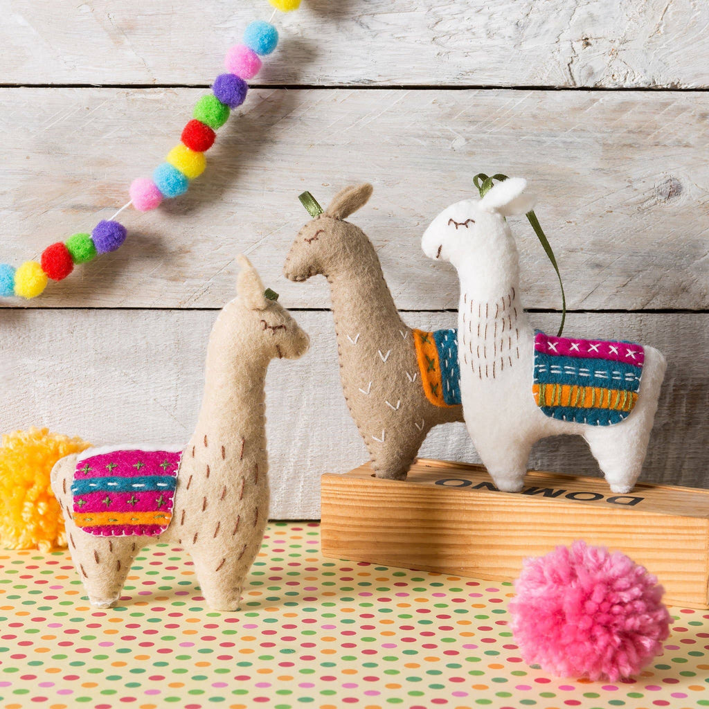 Llamas Felt Craft Kit – Hipstitch